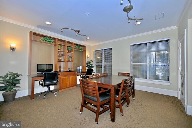 Building Photo - This impeccable 2-bedroom, 2-full bathroom condo is located in the sought-after, super-convenient...