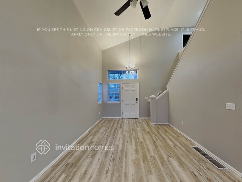 Building Photo - 6454 W 96th Pl