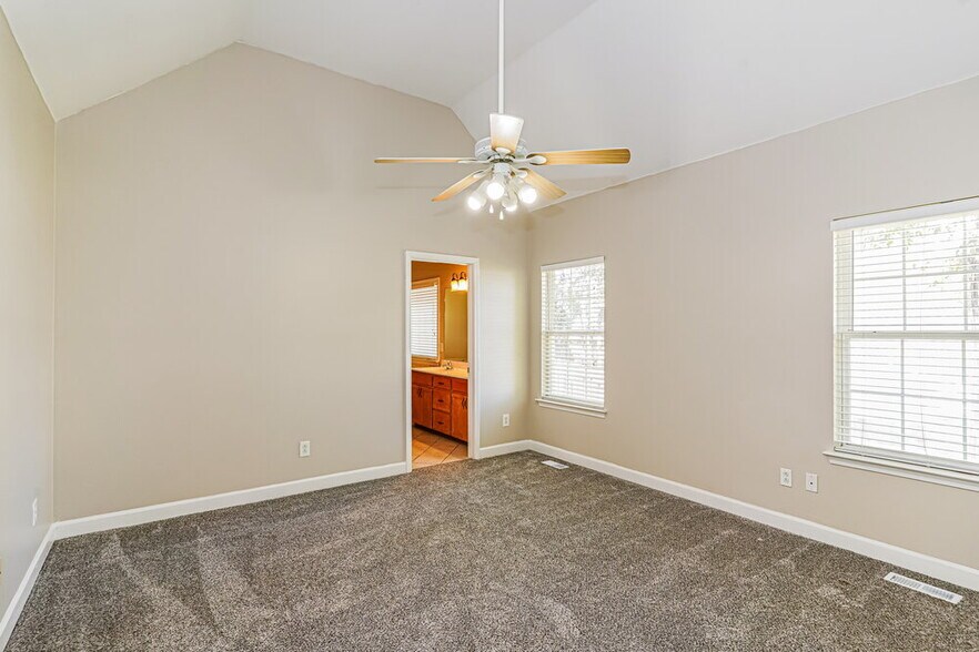 Building Photo - 318 Gatewood Dr