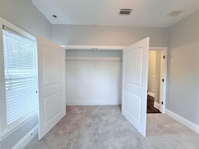 Building Photo - 69 Carousel Cir