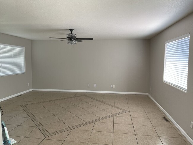 Building Photo - 2402 Lagoon Ct