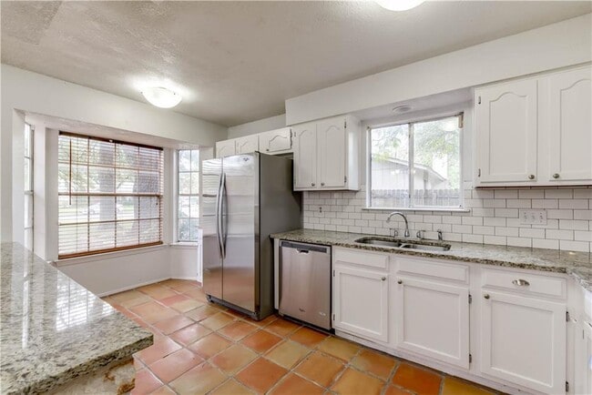 Building Photo - 4200 Everest Ln