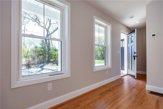 Building Photo - 81 Cadora Ave