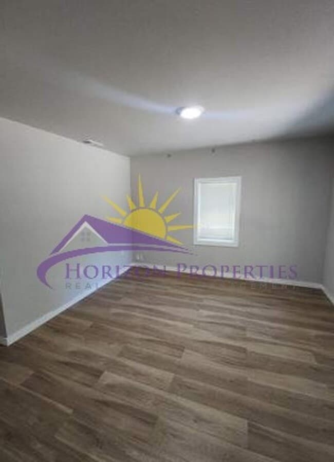 Building Photo - Remodeled 3 Bed 2 Bath 1,050 Sq Ft Oak Park Home