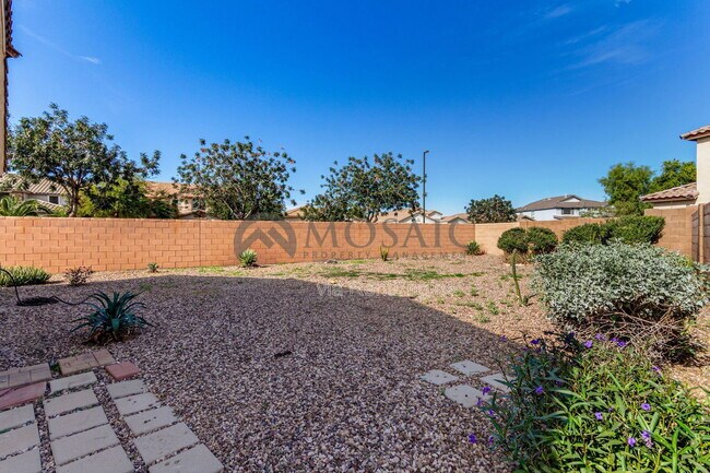 Building Photo - 4020 E Trigger Way