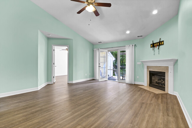 Building Photo - 2827 Springfield Dr