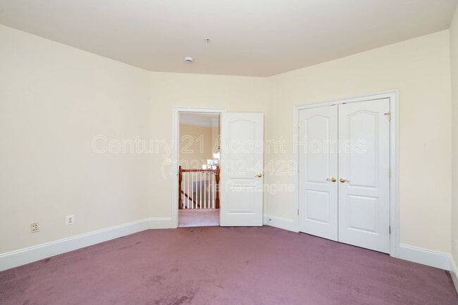 Building Photo - 8401 Tysons Trace Ct