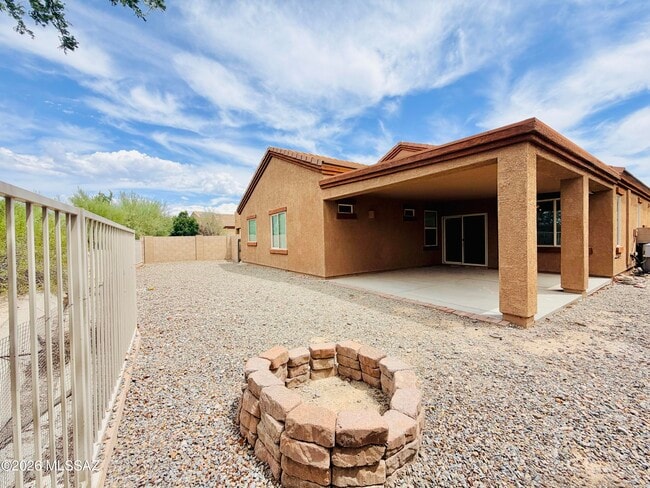 Building Photo - 9859 N Crook Ln