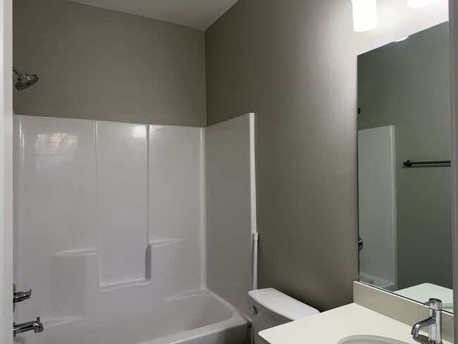 Building Photo - 1057 Vida Wy