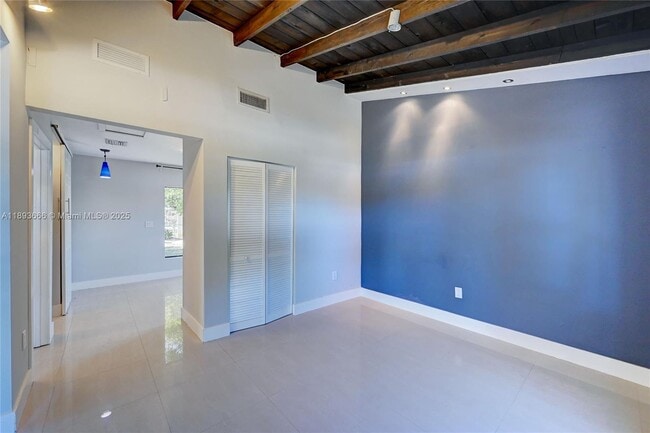 Building Photo - 4617 N Andrews Ave