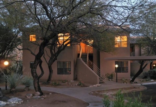 Building Photo - 6655 N Canyon Crest Dr