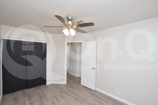 Building Photo - 3606 W Creedance Blvd