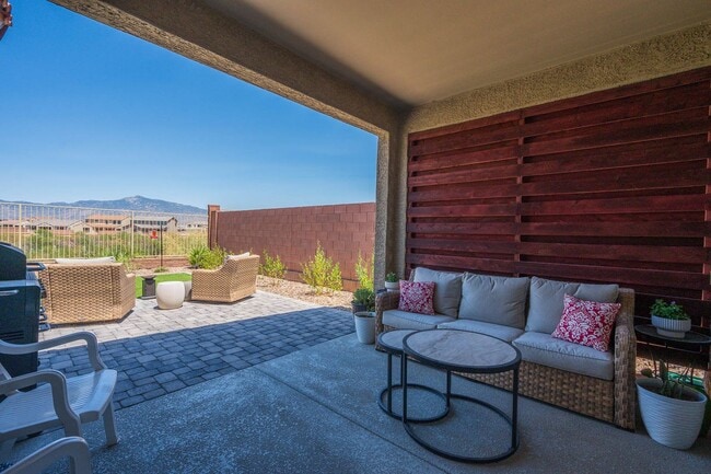 Building Photo - Mountain views in Rocking K Community