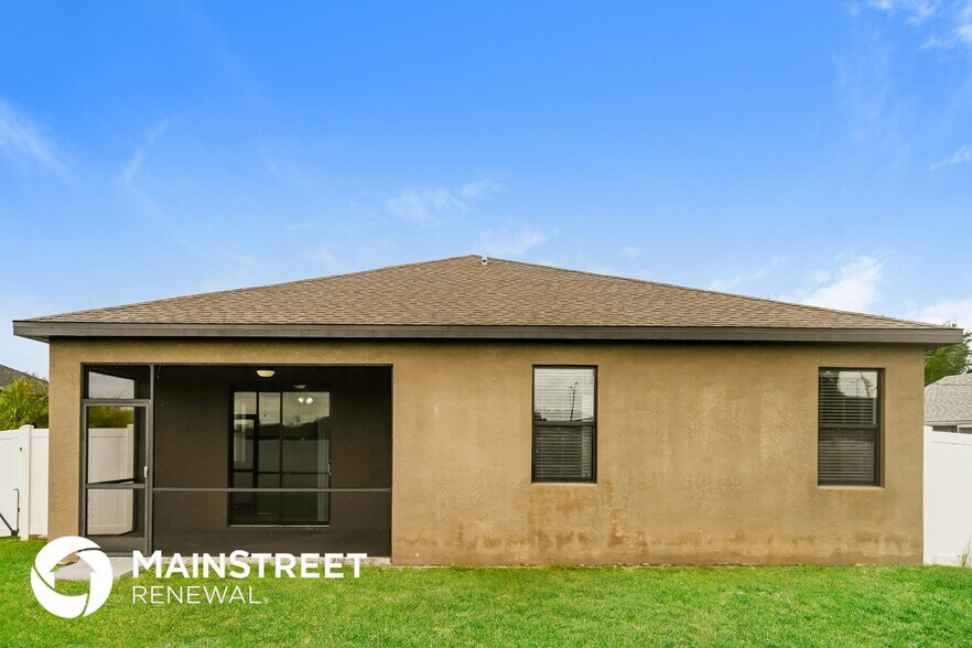 Building Photo - 105 NE 7th Pl
