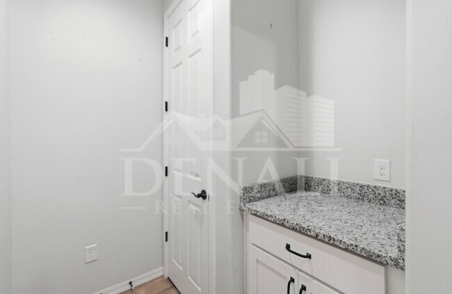 Building Photo - 4220 S Macy Cir