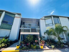 Building Photo - 4316 Lakeway Dr