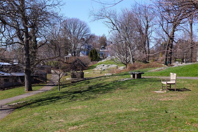 Building Photo - 14 Bonnett Ave