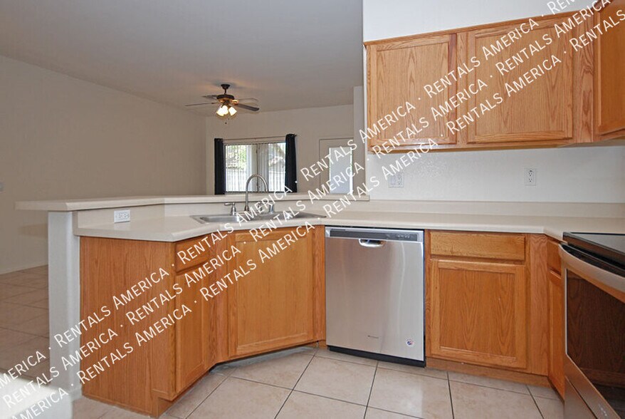 Building Photo - 4212 N 125th Ave