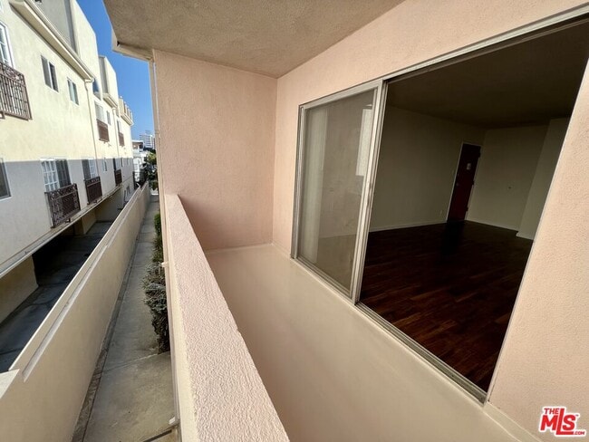Building Photo - 11727 Mayfield Ave