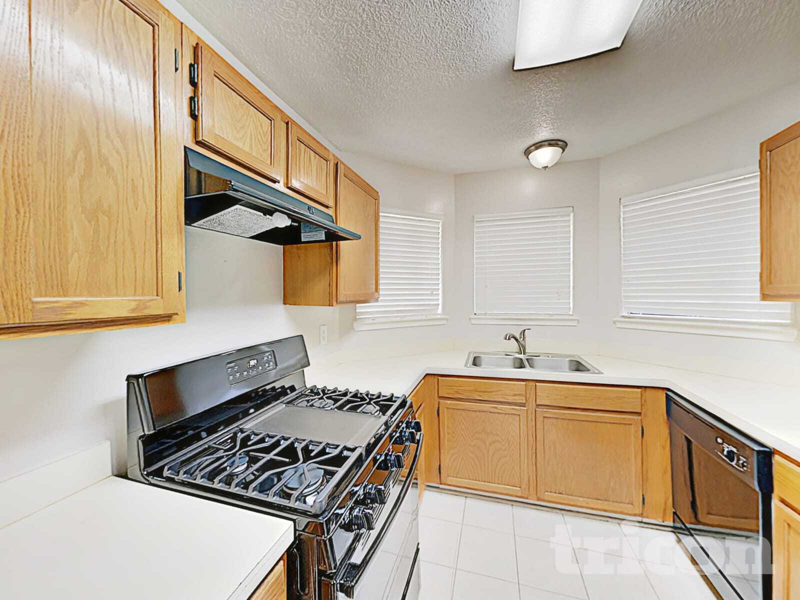 Building Photo - 1050 Macclesby Ln