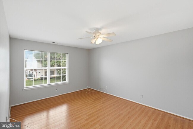 Building Photo - 321B Delancey Pl