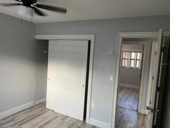 Building Photo - 455 Las Palmas Cir