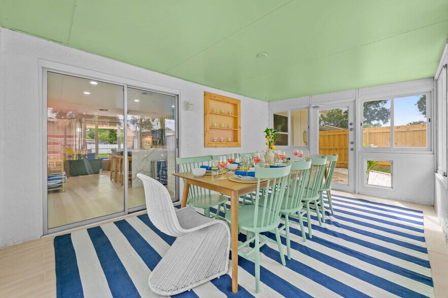 Building Photo - 7957 CottonWoode Dr