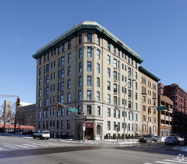 Primary Photo - Rink Savoy Apartments