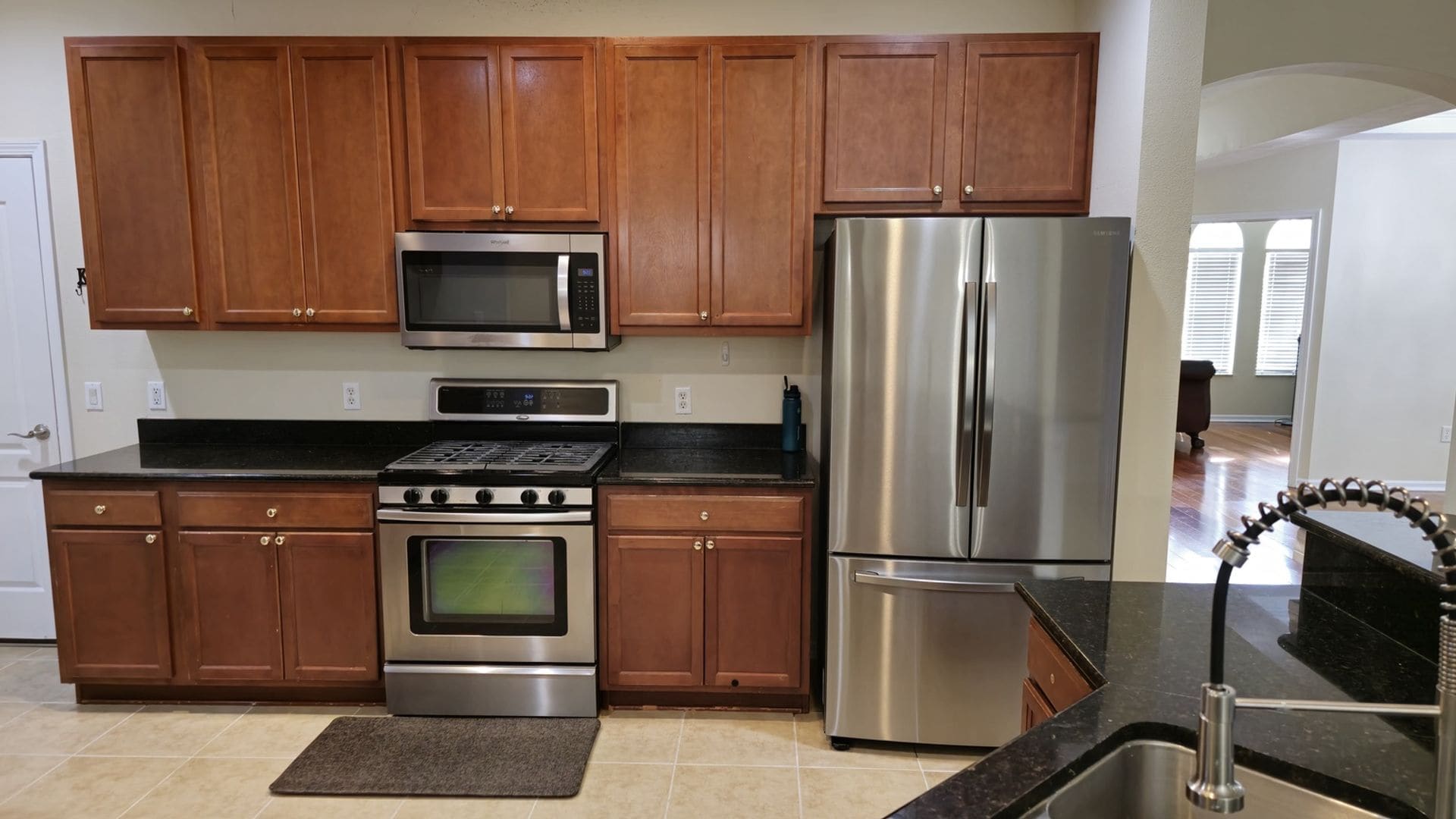 Building Photo - 302 Taxter Run Ln