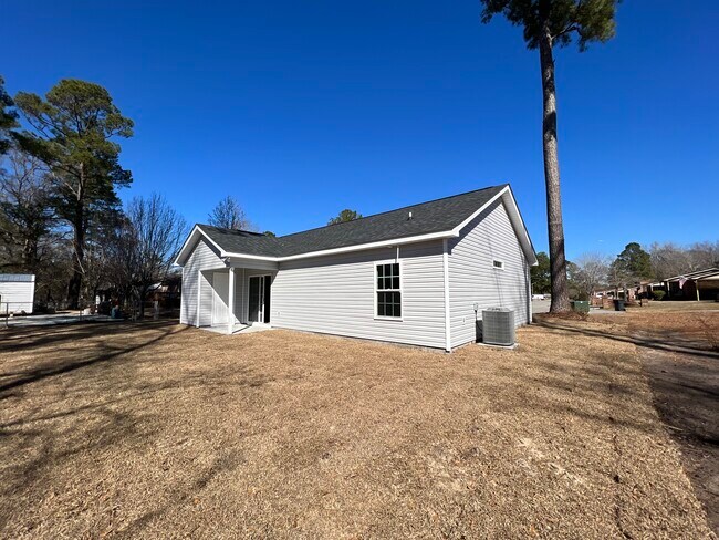 Building Photo - 1845 Westridge Blvd