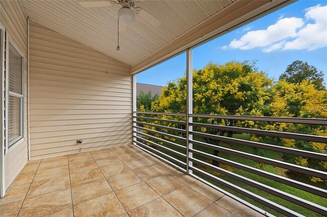 Building Photo - 6029 Lake Pointe Dr