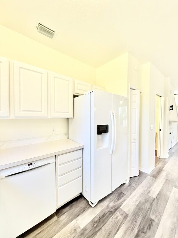 Building Photo - 13706 Forest Lake Dr