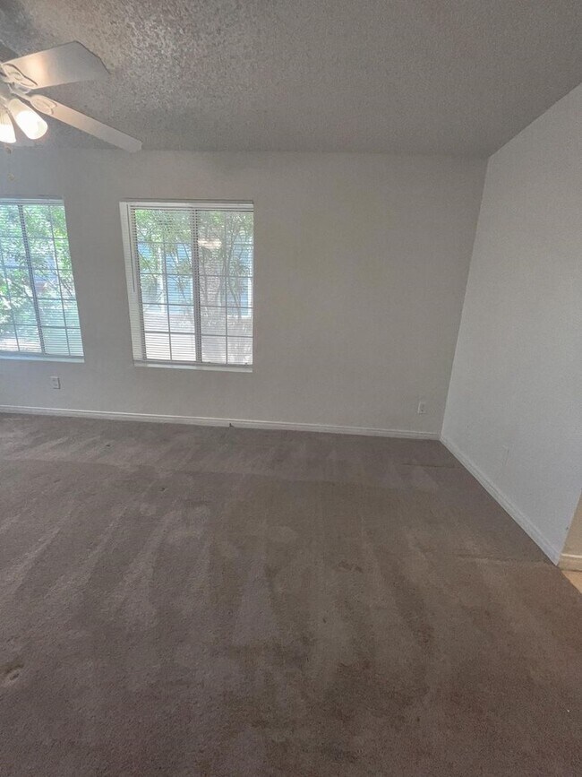 Building Photo - RESORT STYLE LIVING!