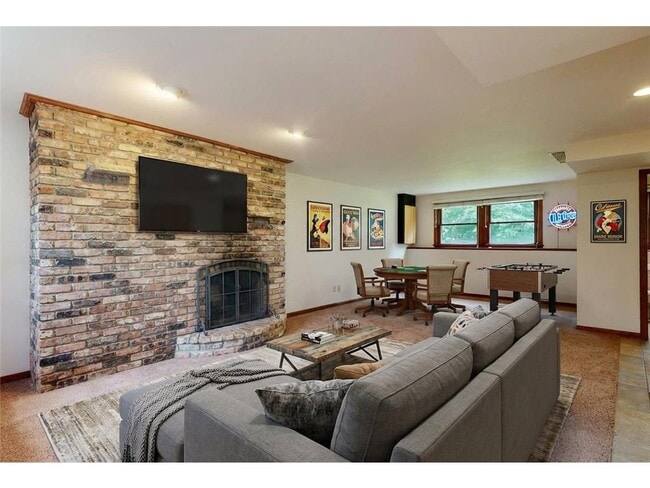 Building Photo - 3308 Roosevelt Ct NE