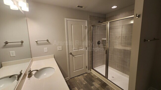 Building Photo - 5248 Pinnacle Walk