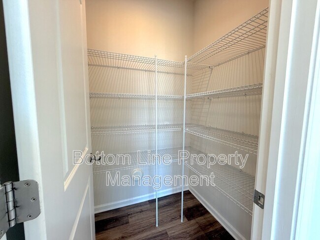 Building Photo - 15622 Little Bluestem St