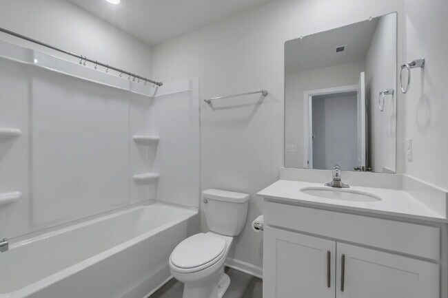 Building Photo - Beautiful 3 BR / 2.5 BA Townhome with Patio & Community Amenities $1,725/mo rent**