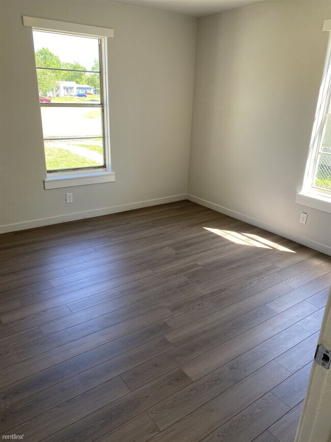 Building Photo - 2 br, 1 bath Duplex - 2634 Foster Street