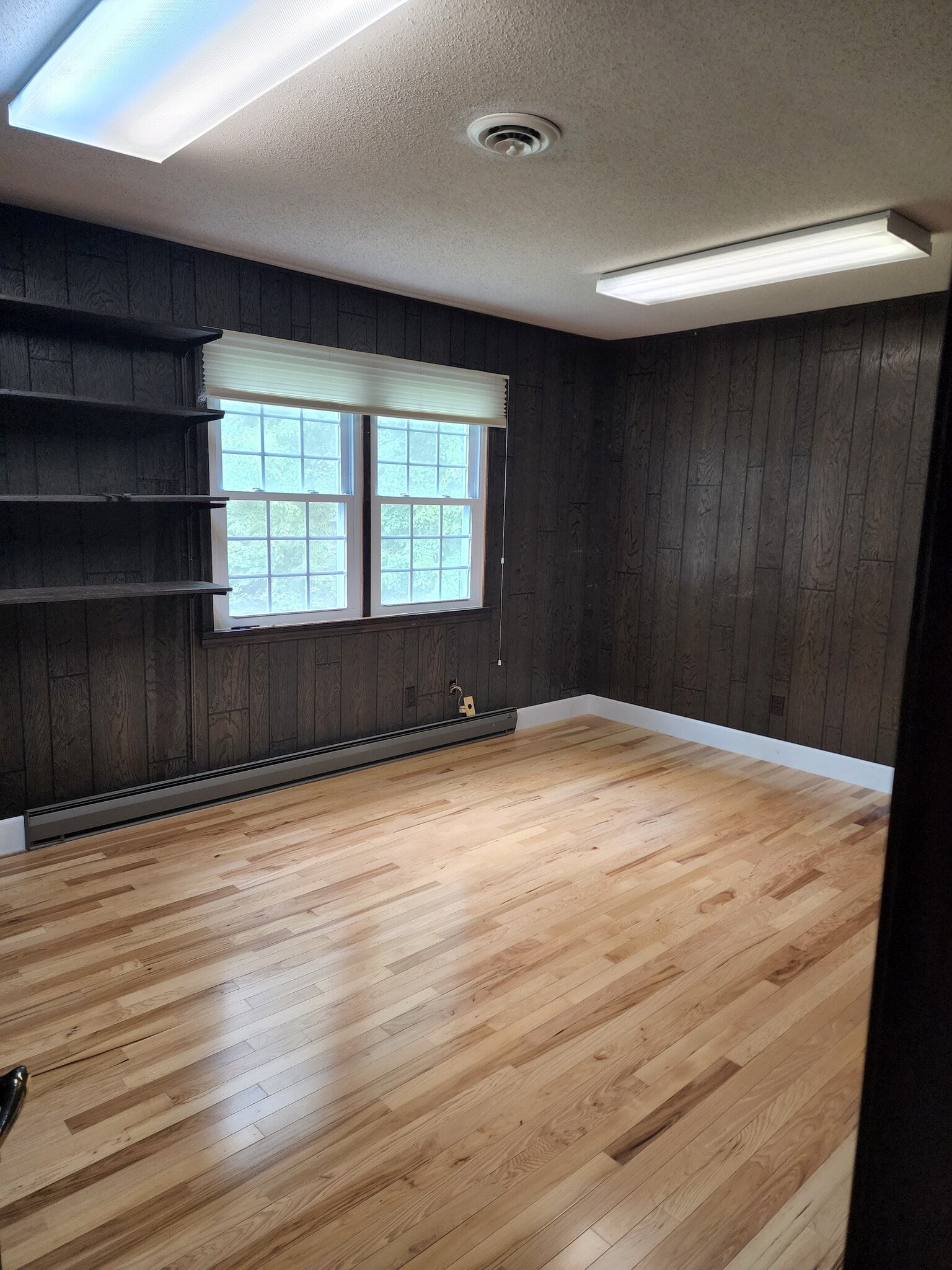 Building Photo - 6211 Country Club Rd