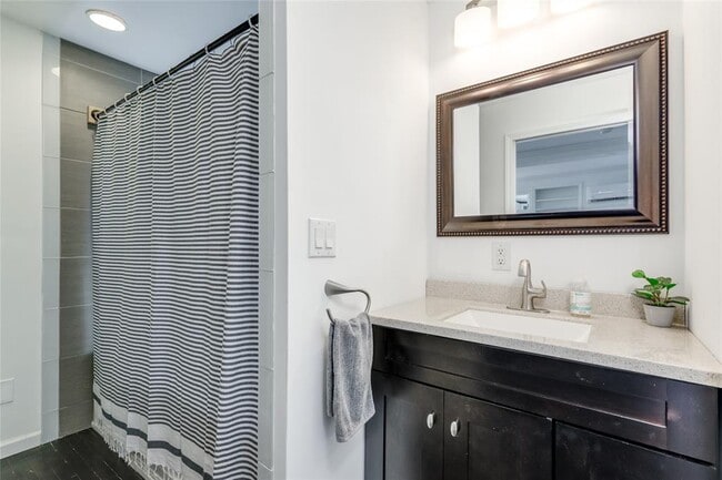 Building Photo - 5323 Downs Dr