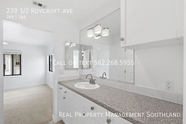 Building Photo - 239 Roycroft Ave