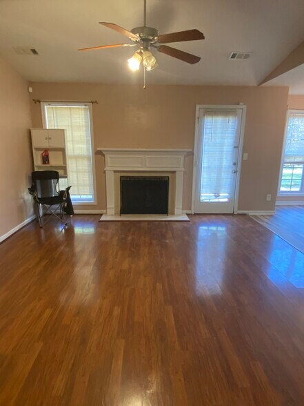 Building Photo - 1622 Phillipsburg Dr