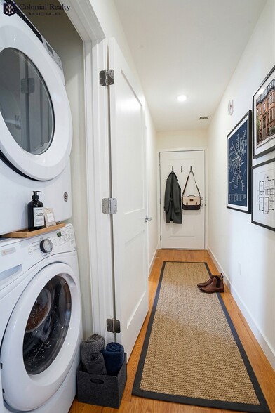 Building Photo - 15 Kelley Ct