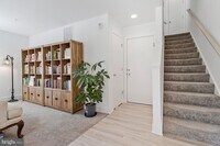 Building Photo - 40 Mural Walk NE