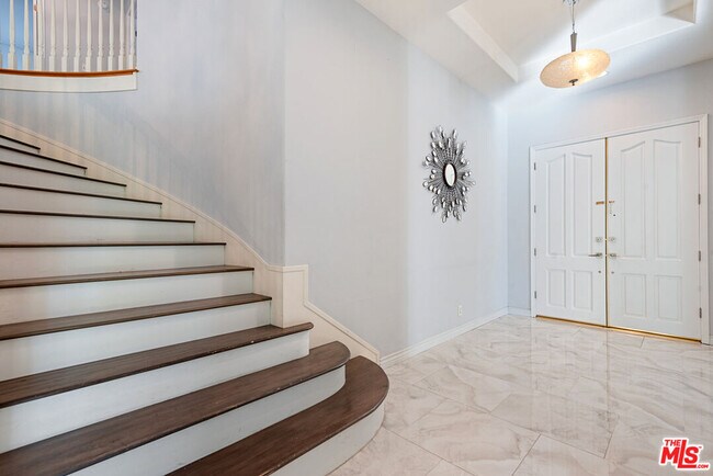 Building Photo - 24310 Belford Ct