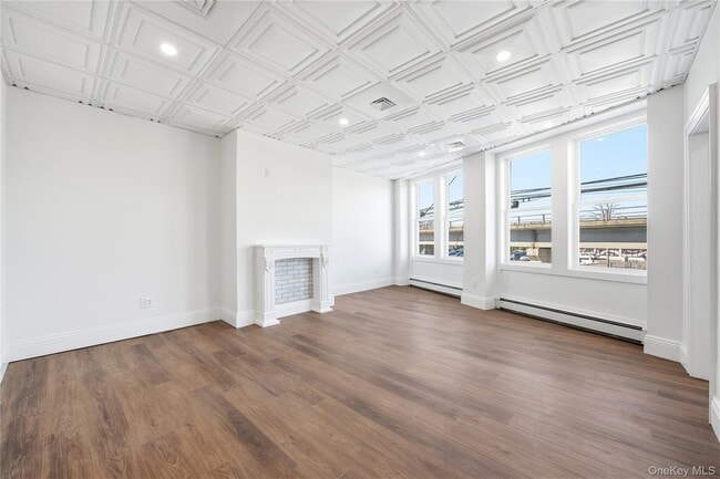 Building Photo - 13 W Hoffman Ave