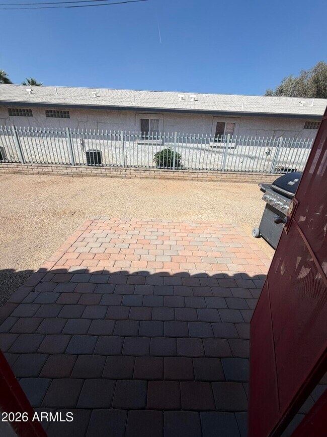 Building Photo - 712 W Taylor St