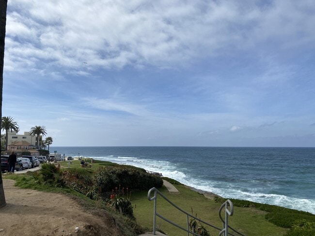 La Jolla Beaches - 7635 Draper Ave
