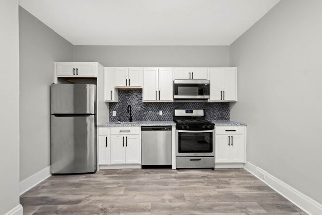 Building Photo - Gorgeous 3 bedroom home in Brookline avail...