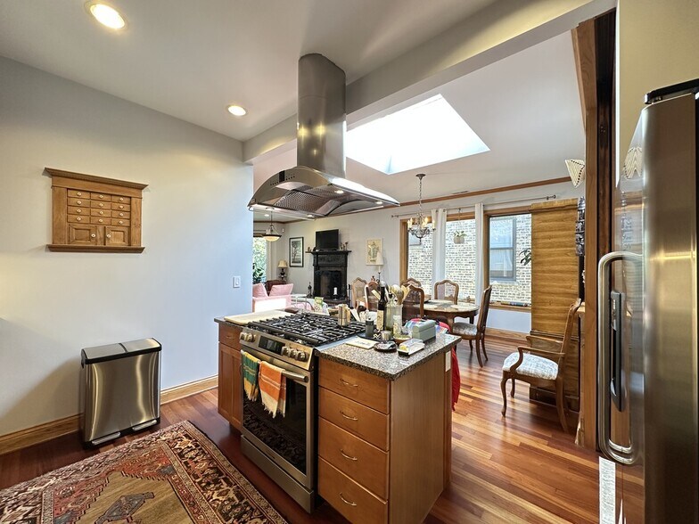 Building Photo - 1437 W Olive Ave